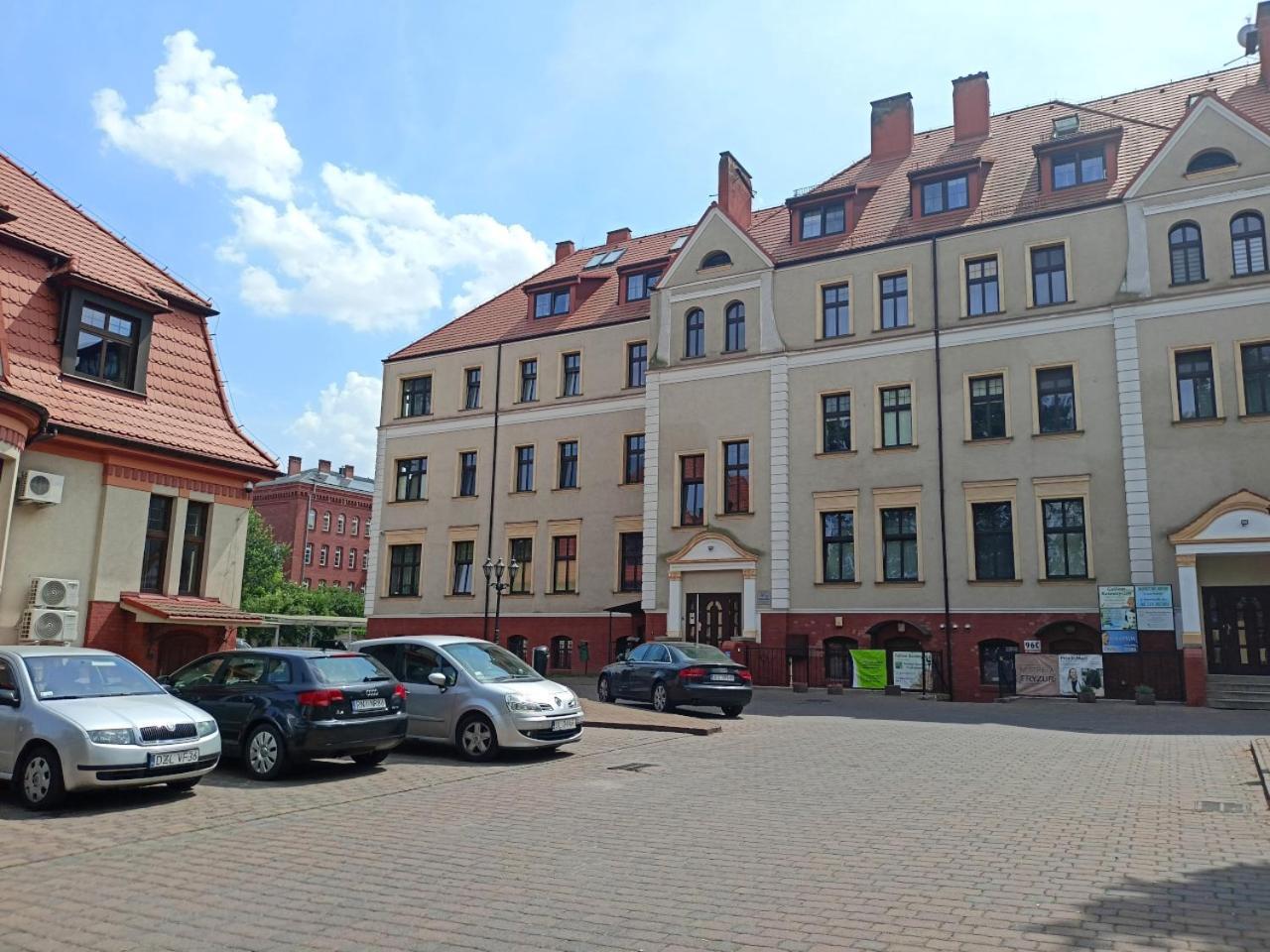 Lemuria Pokoje Hostel Chojnowska A Legnica Esterno foto