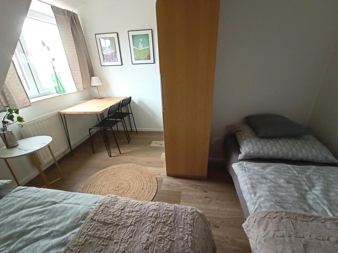 Lemuria Pokoje Hostel Chojnowska A Legnica Esterno foto