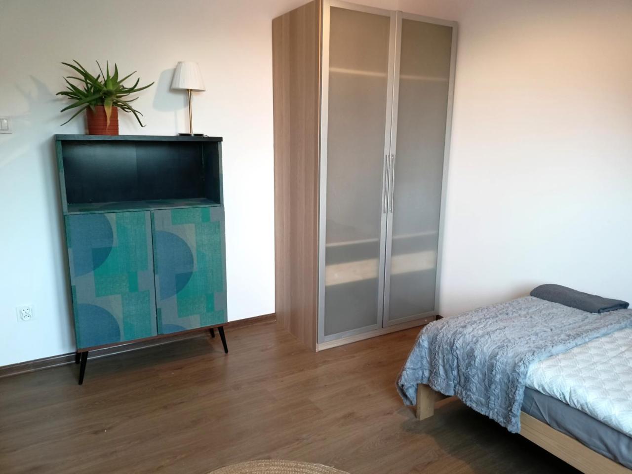 Lemuria Pokoje Hostel Chojnowska A Legnica Esterno foto