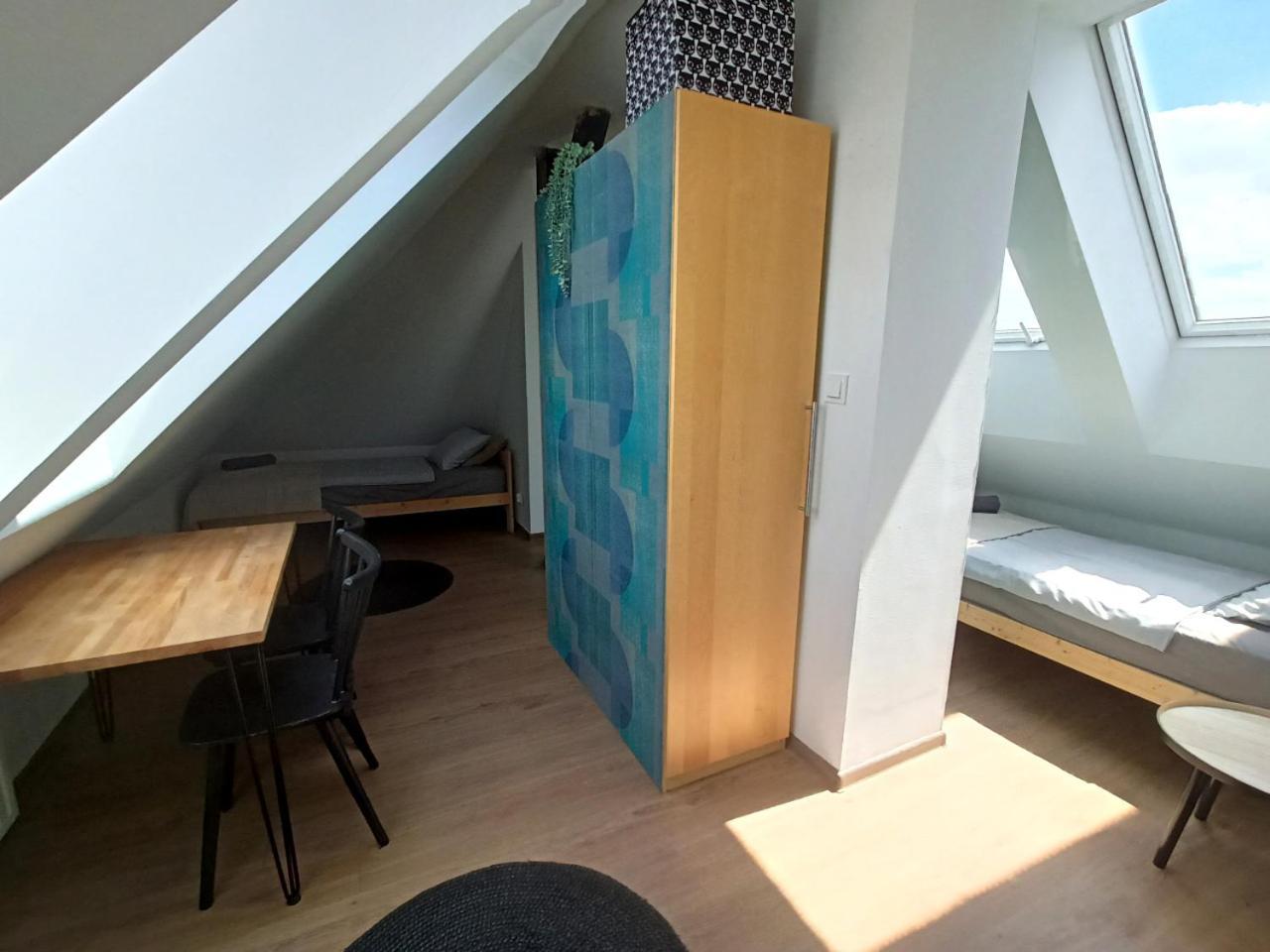 Lemuria Pokoje Hostel Chojnowska A Legnica Esterno foto
